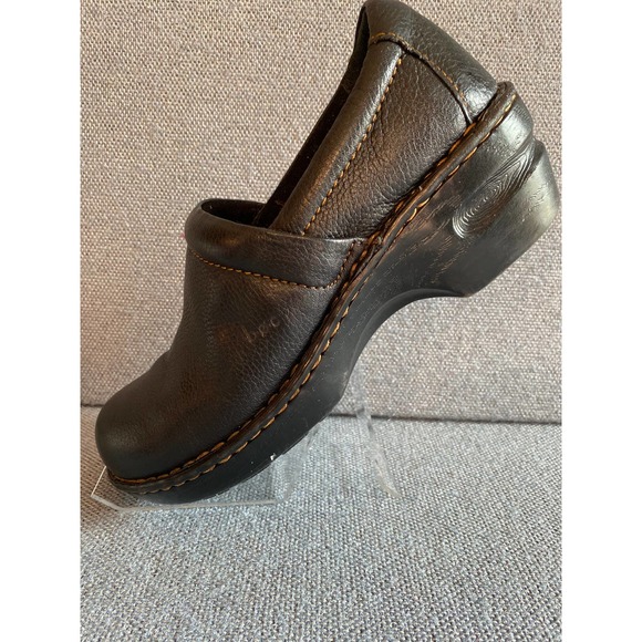 b.o.c. Woman’s clog size 7.5 black leather heeled clog, nurse shoe, comfort shoe - Picture 4 of 13
